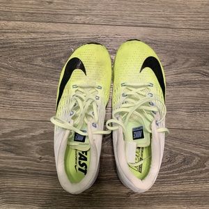 LIKE NEW NIKE ZOOM ELITE 9